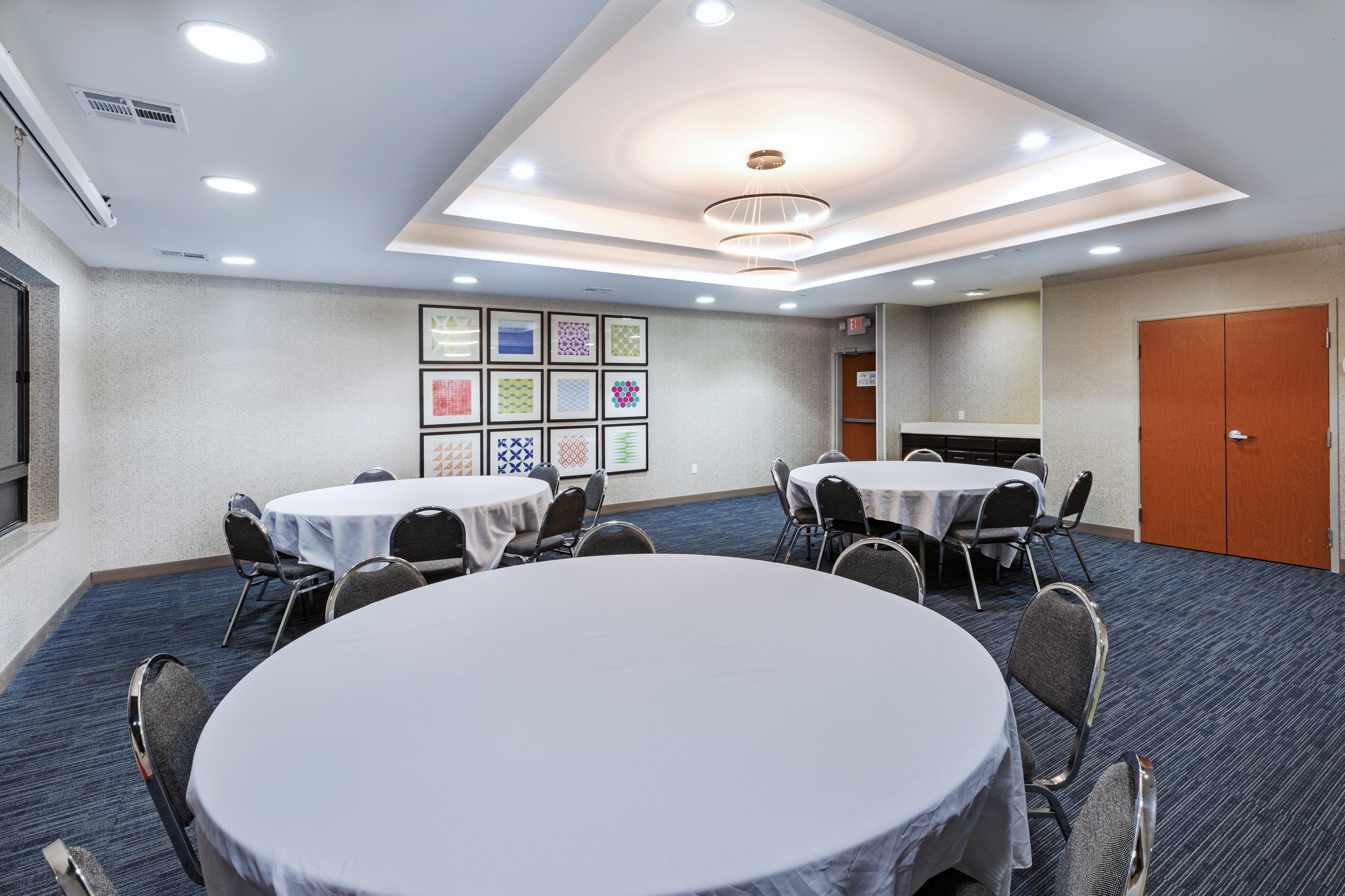 Holiday Inn Express And Suites Pryor By Ihg Lusta Zewnętrze zdjęcie